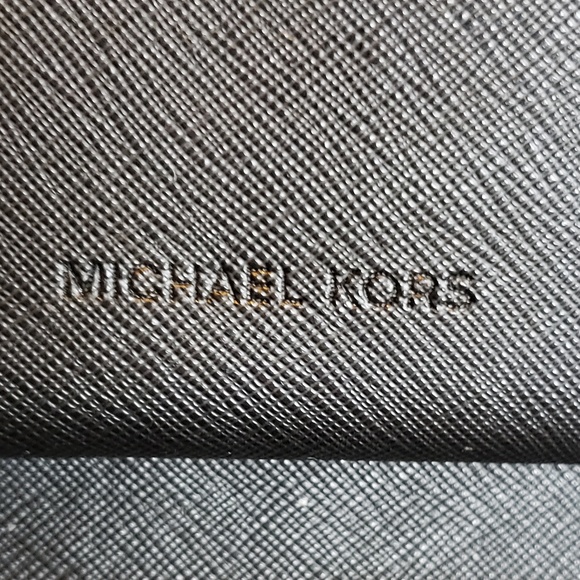 Nice wristlet black and gold - Picture 6 of 6